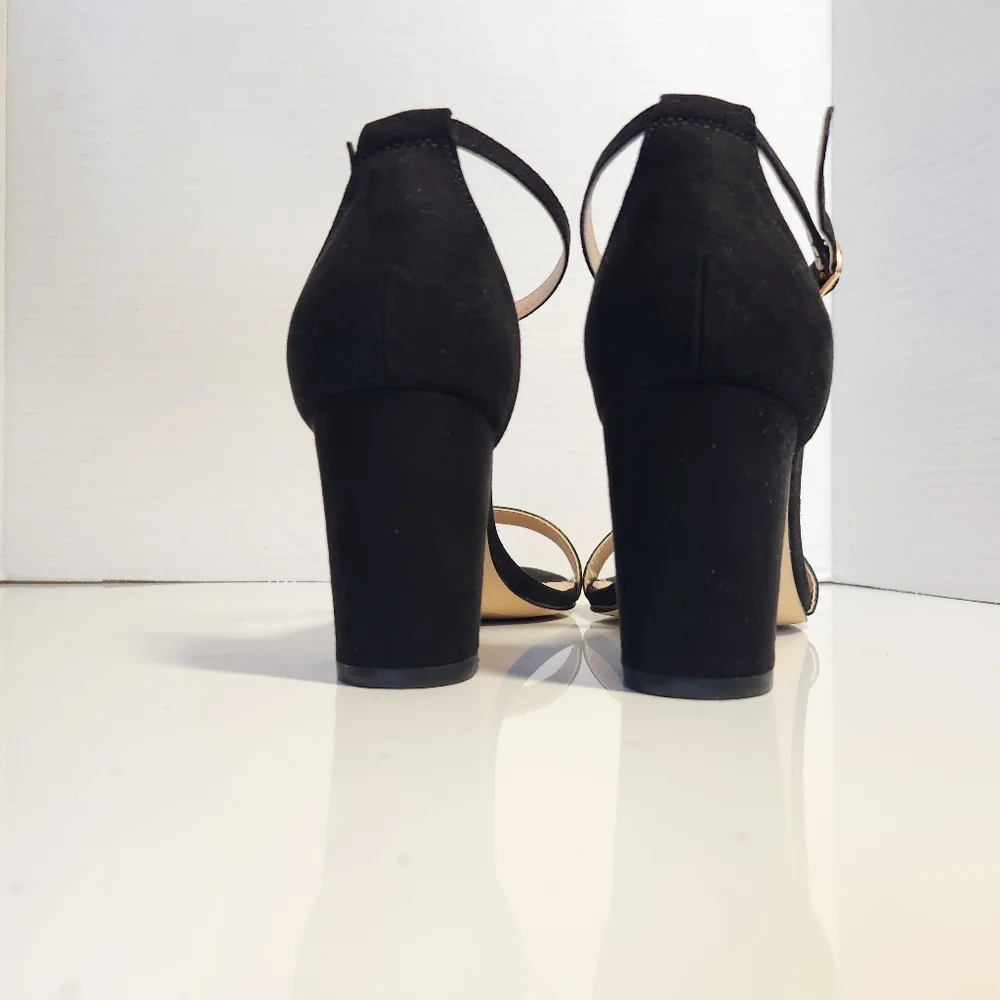 Cushionaire 'Kimmie' Black Microsuede Block Heels Womens 8